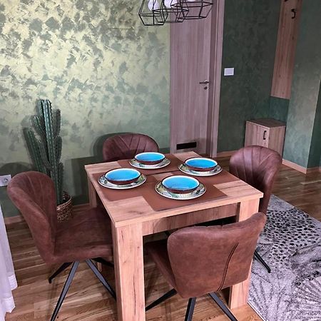 Jungle Lux Apartment Чачак Екстер'єр фото
