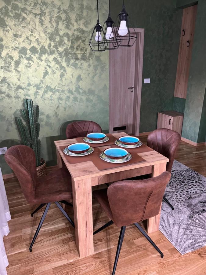 Jungle Lux Apartment Чачак Екстер'єр фото